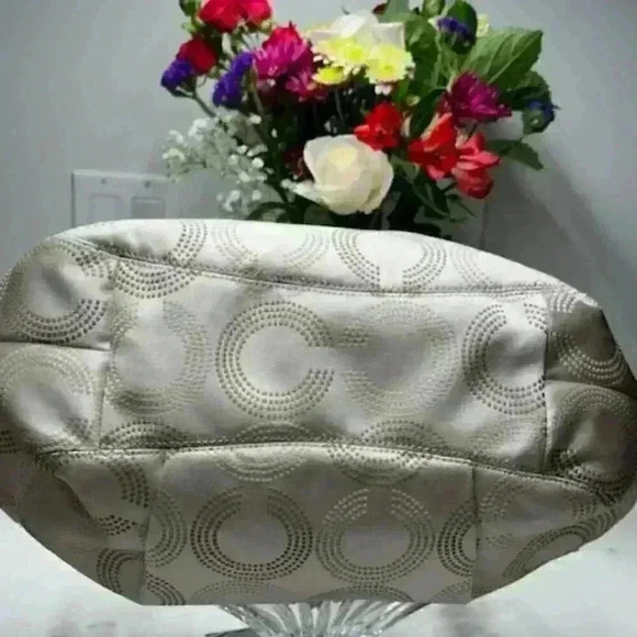 COACH Ashley Signature Tote/Hobo/Satchel Bag in Cream and Taupe - Picture 4 of 12